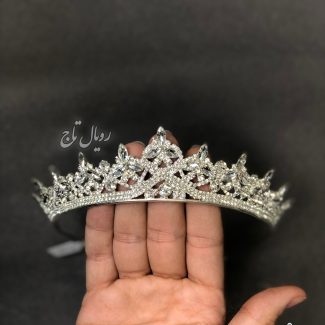 تاج "لارا"