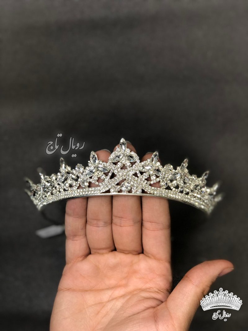 تاج "لارا"