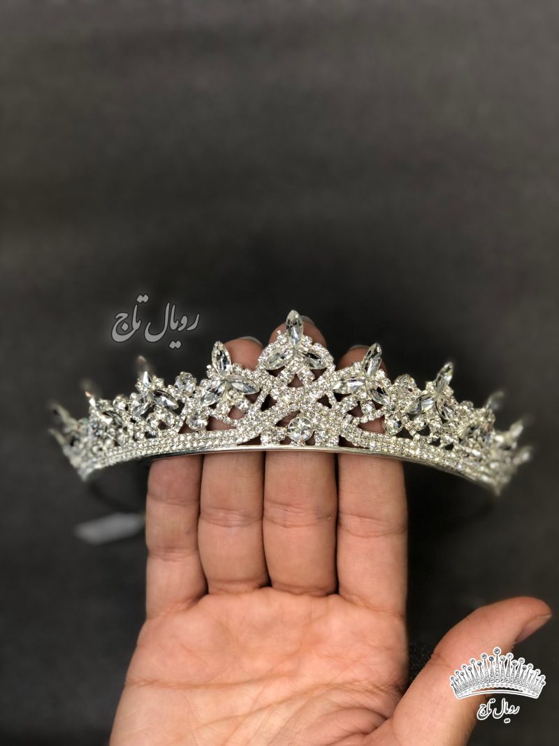 تاج "لارا"
