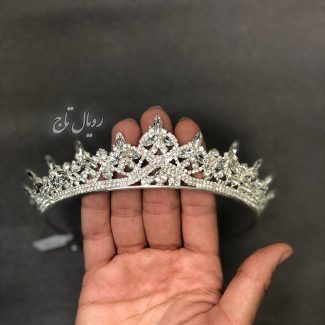 تاج "لارا"