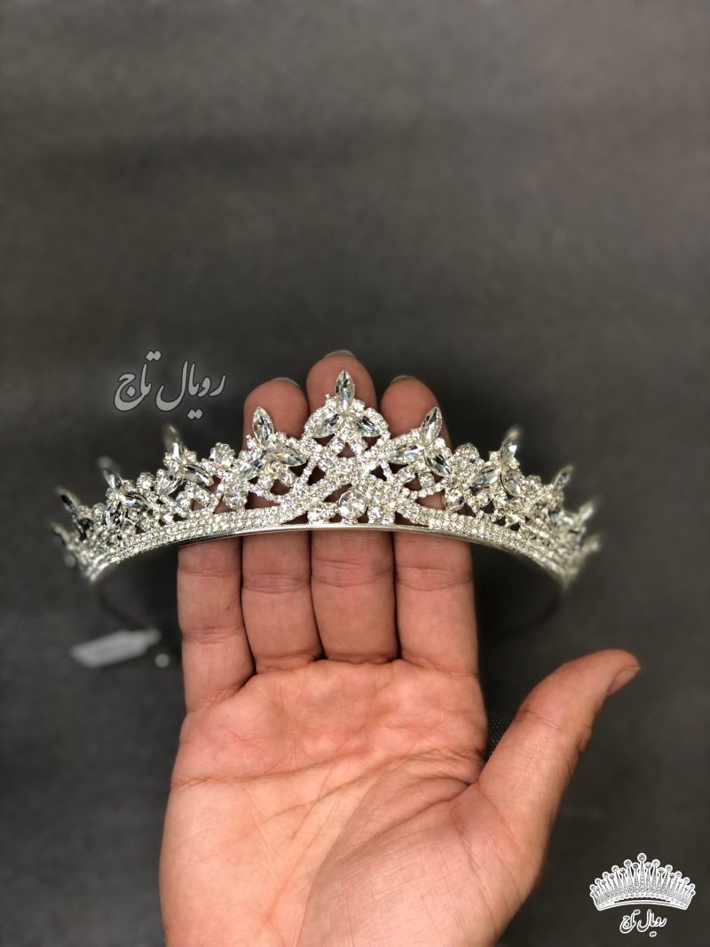 تاج "لارا"