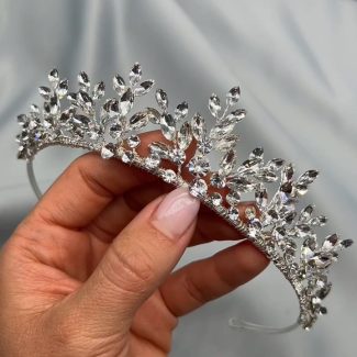 تاج عروس نورا